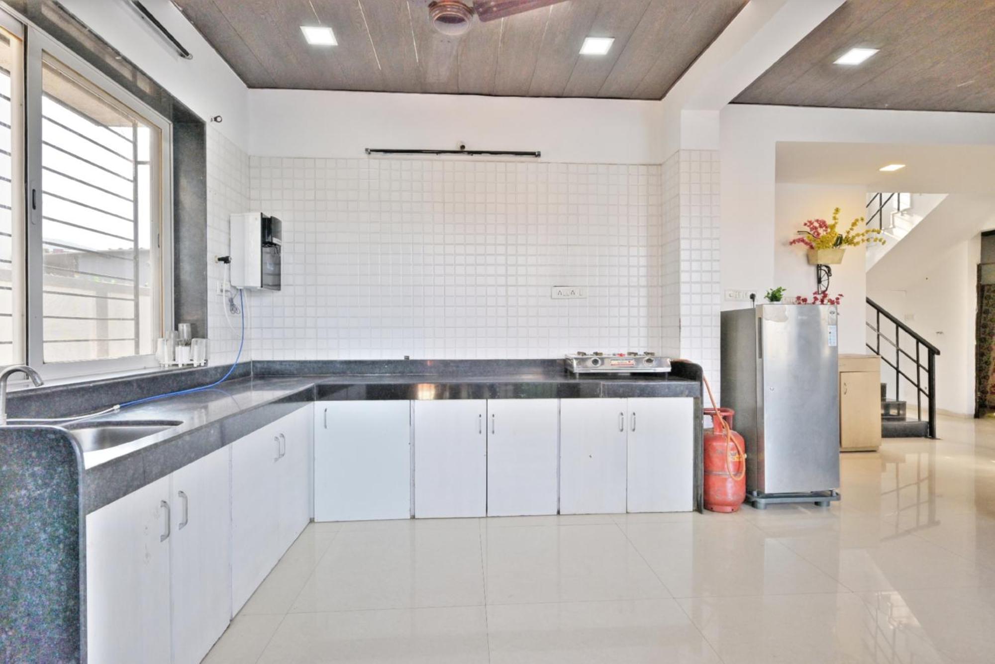 לונבלה Ll Empyrean Stay Ll 4Bhk Ll Ac Ll Pool Ll Mystical Stone Villa Ll מראה חיצוני תמונה